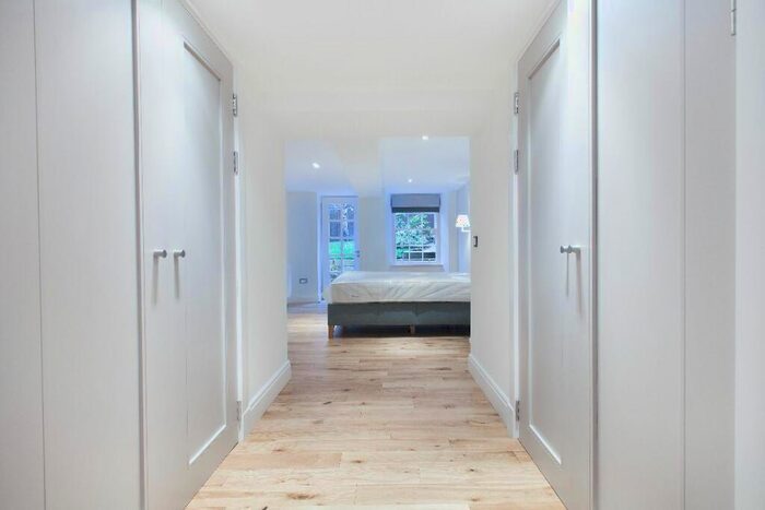 2 Bedroom Apartment To Rent In / Hamilton Place, Stockbridge, Edinburgh, EH3