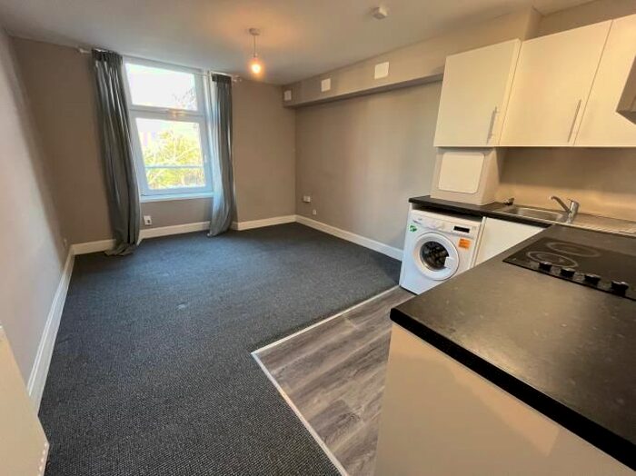 1 Bedroom Flat To Rent In Isla Street, Dundee, DD3