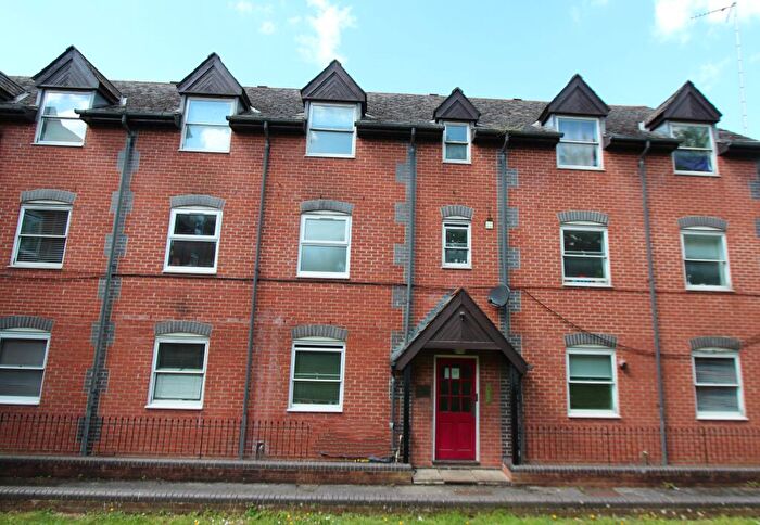 1 Bedroom Flat To Rent In Lynden Mews, Dale Road, Reading, RG2