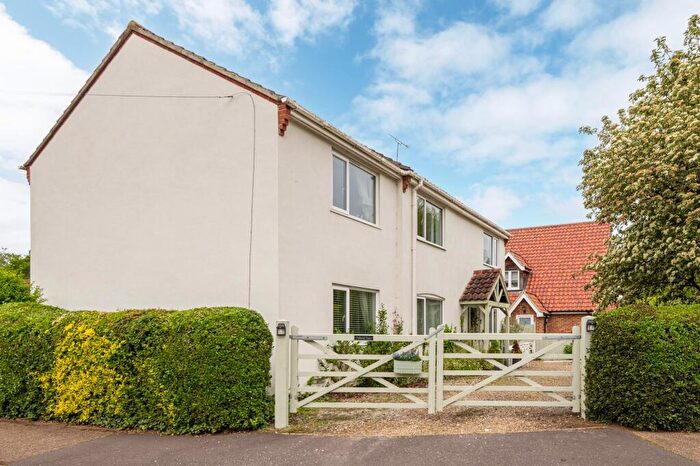 5 Bedroom Detached House For Sale In Tavern Close, Beetley, NR20