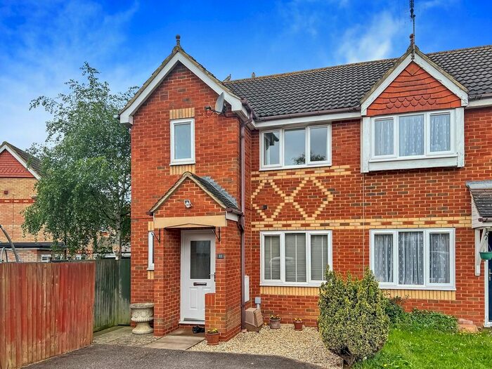 3 Bedroom End Of Terrace House To Rent In Flinters Close, Wootton, Northampton, NN4