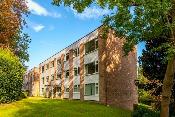 1 Bedroom Flat To Rent In Downswood, Reigate, RH2