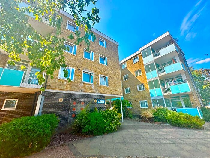 2 Bedroom Flat To Rent In Byron Road, Southampton, SO19