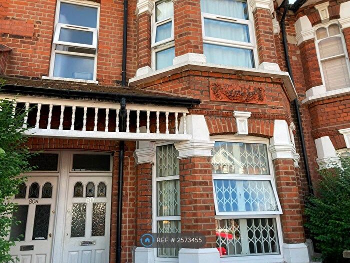 2 Bedroom Flat To Rent In Valetta Road, London, W3