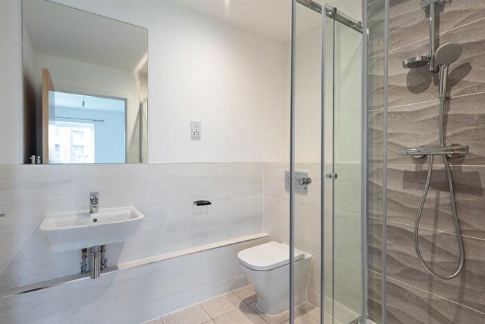 2 Bedroom Flat To Rent In Bedroom Property In Atlas Way, Milton Keynes, MK10