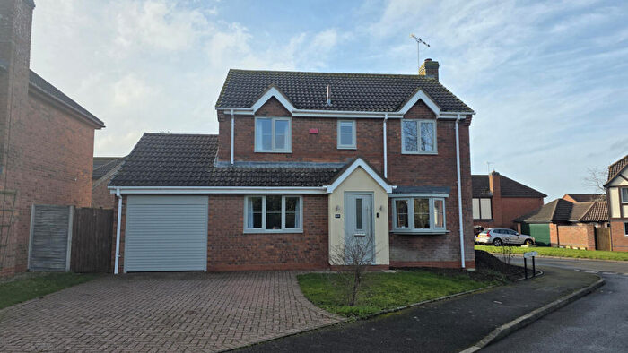 3 Bedroom Detached House For Sale In Rainsbrook Close, Southam, CV47