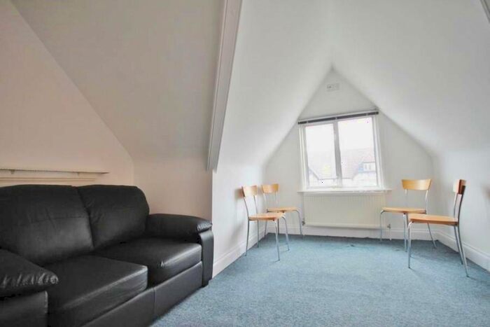 2 Bedroom Flat To Rent In Grosvenor Gardens, Willesden Green, NW2