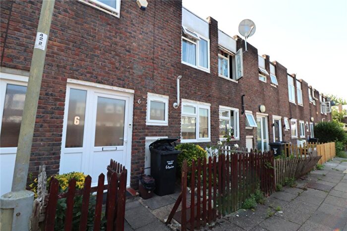 3 Bedroom Terraced House To Rent In Paulhan, Great Field, London, NW9