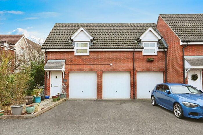 2 Bedroom Property For Sale In Hansen Gardens, Hedge End, Southampton, SO30