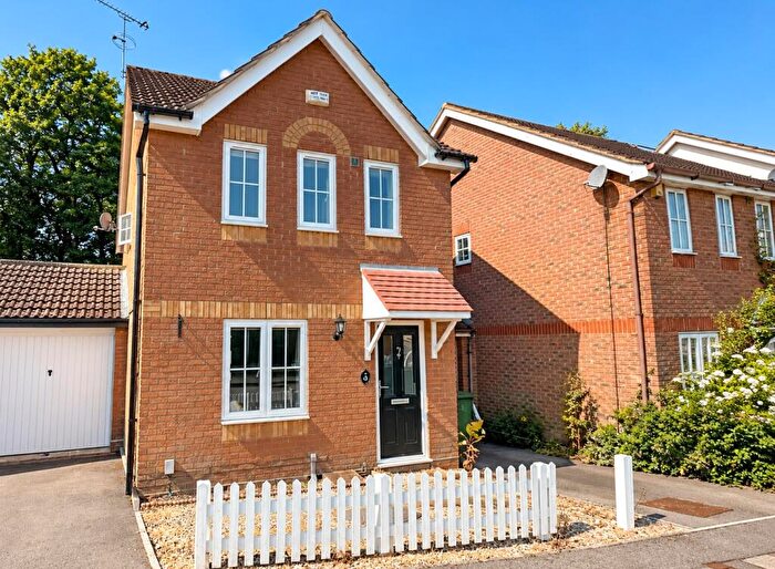 3 Bedroom Link Detached House For Sale In Hebbecastle Down, Warfield, RG42