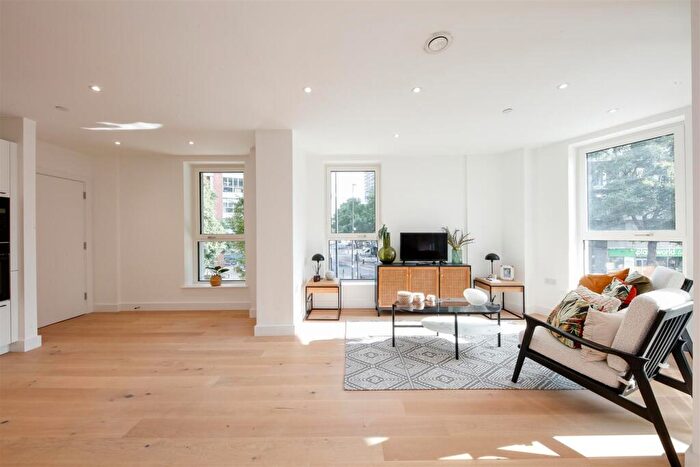 2 Bedroom Apartment For Sale In Escapade Place, Blackwall, London, E14