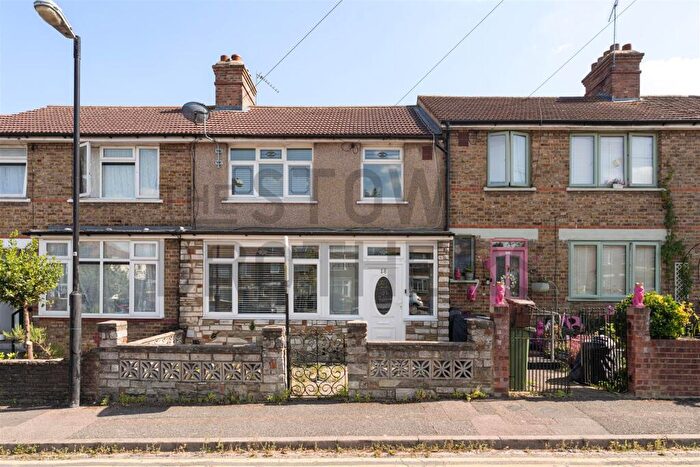3 Bedroom Terraced House To Rent In Rodney Place, Walthamstow, E17