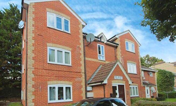 2 Bedroom Flat For Sale In Maplin Park, Slough, Berkshire, SL3
