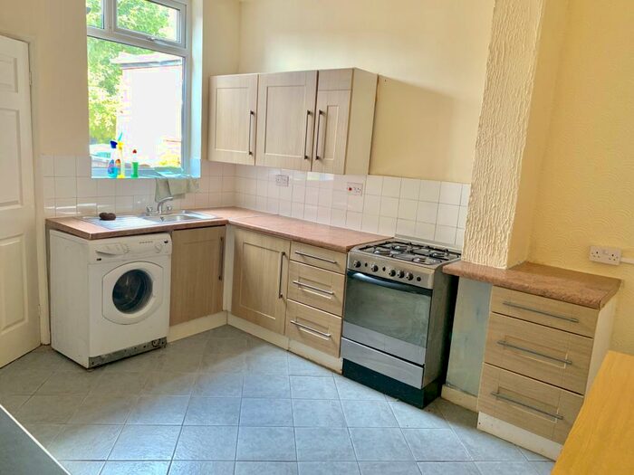 5 Bedroom House To Rent In Hartley Road, Nottingham, NG7