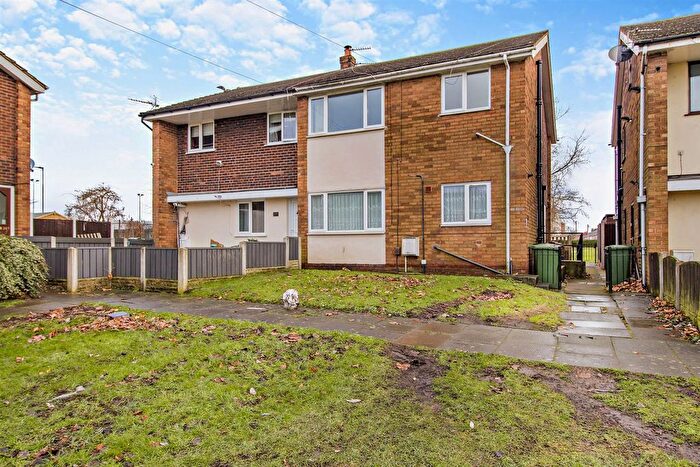 2 Bedroom Flat For Sale In Thornhill Road, Castleford, WF10