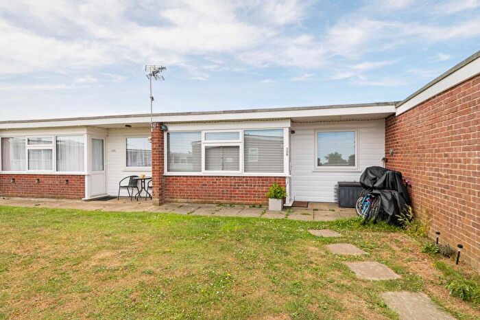 2 Bedroom Chalet For Sale In Sundowner, Newport Road, NR29
