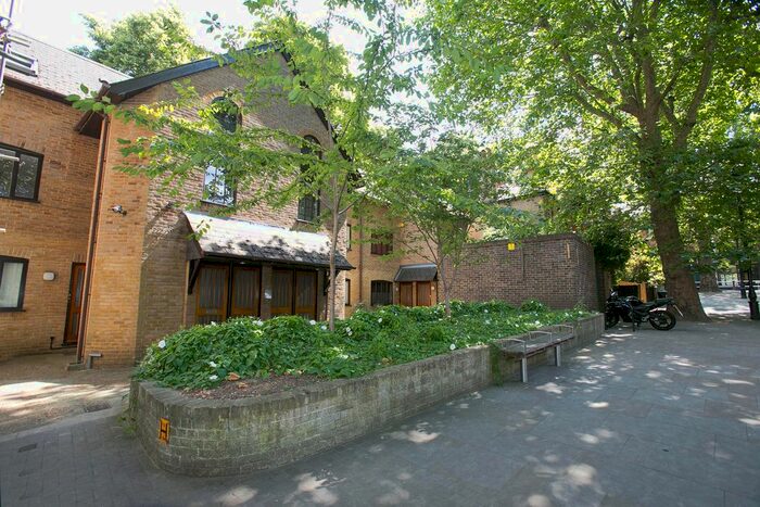 1 Bedroom Flat To Rent In Victoria Place, Richmond, TW9