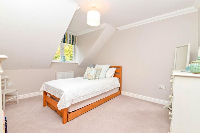4 Bedroom Detached House For Sale In Manor Road, Milford On Sea, Lymington, Hampshire, SO41