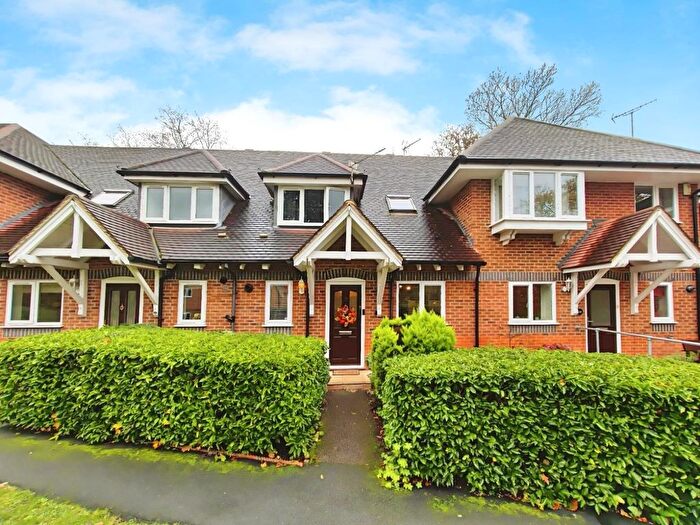 2 Bedroom Property For Sale In Masefield Gardens, Crowthorne, RG45