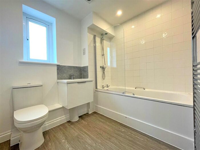 4 Bedroom End Of Terrace House To Rent In Greenbank Road, Easton, BS5