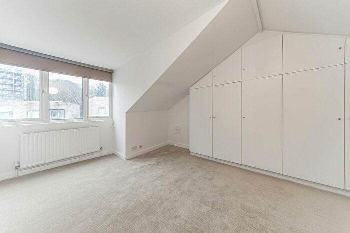 2 Bedroom Flat To Rent In Woodlands Park Road, London, SE10