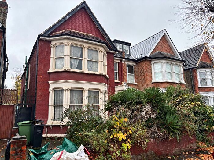 4 Bedroom Semi Detached House For Sale In Bargery Road, London, SE6