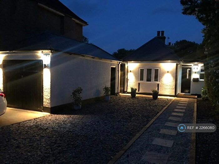 3 Bedroom Bungalow To Rent In Hawfield Gardens, Park Street, St. Albans, AL2