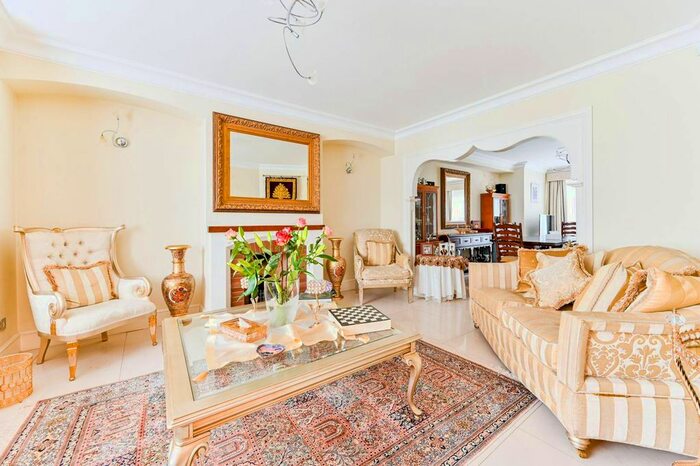 6 Bedroom Detached House To Rent In Tracey Avenue, Cricklewood, London, NW2