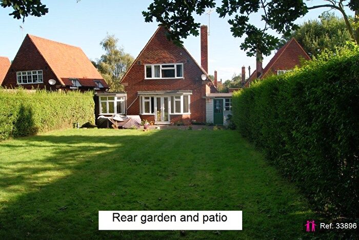 3 Bedroom Detached House To Rent In Lytton Gardens, Welwyn Garden City, AL8