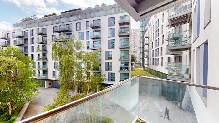2 Bedroom Apartment To Rent In Tennyson Apartments, Saffron Central Square, Croydon, CR0