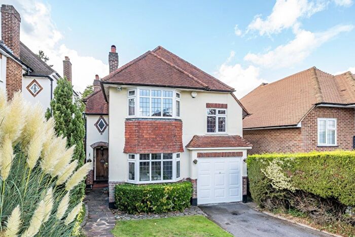 4 Bedroom Detached House For Sale In Sandiland Crescent, Bromley, BR2