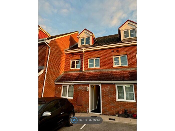 2 Bedroom Flat To Rent In Rolling Mill Mews, Eastleigh, SO50