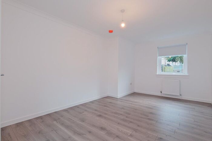 2 Bedroom End Of Terrace House To Rent In Earn Crescent, Wishaw, ML2