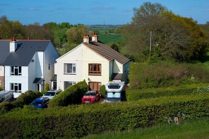 3 Bedroom Semi-Detached House For Sale In Nethergong Hill, Upstreet, CT3