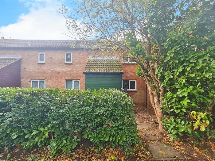 3 Bedroom Terraced House For Sale In Bodle Close, Milton Keynes, MK15