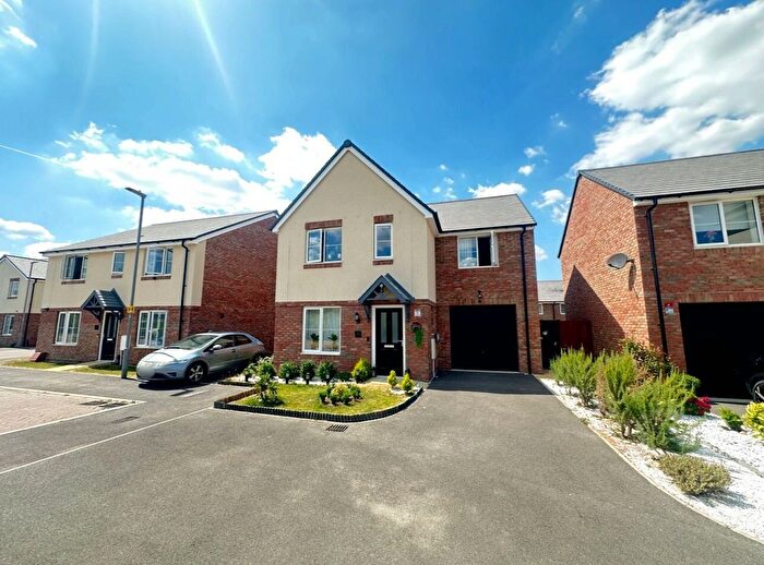 4 Bedroom Semi-Detached House To Rent In Lynchets Road, Luton, Bedfordshire, LU2