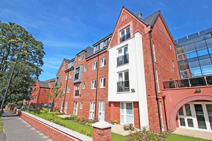 1 Bedroom Retirement Property For Sale In Oakfield Court, Crofts Bank Road, Urmston, M41