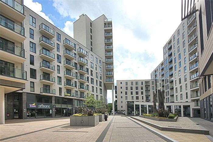 2 Bedroom Flat For Sale In Guildford Road, Woking, Surrey, GU22