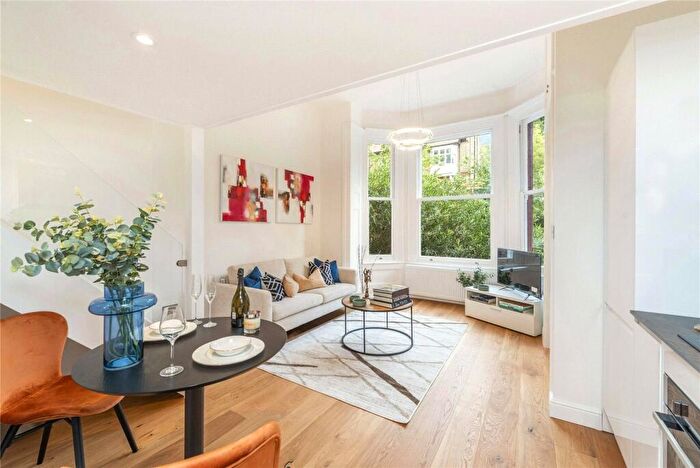 1 Bedroom Flat To Rent In Netherhall Gardens, Hampstead, NW3