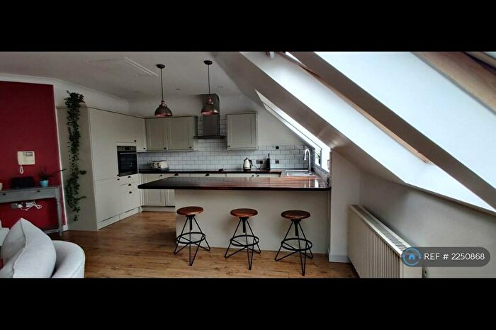 2 Bedroom Penthouse To Rent In Turlow Court, Leeds, LS9