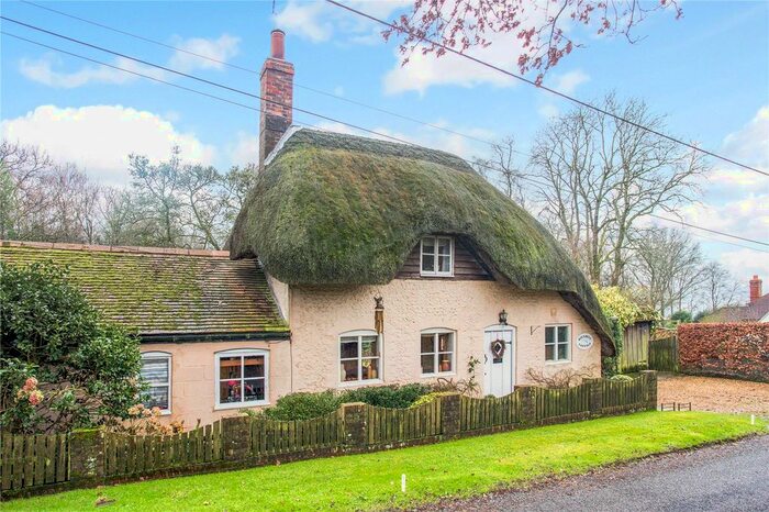 3 Bedroom Property For Sale In Froxfield, Petersfield, Hampshire GU32