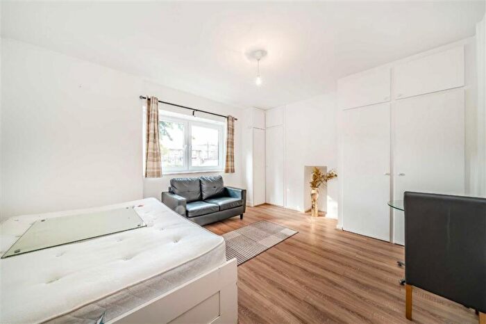 Flat For Sale In Digby Street, Bethnal Green, E2