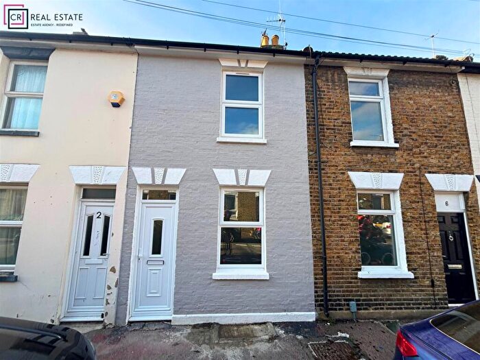 2 Bedroom Terraced House For Sale In Otway Street, Gillingham, ME7