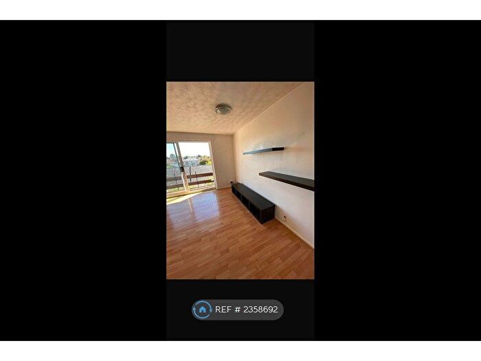 2 Bedroom Flat To Rent In Cherry Hinton Road, Cambridge, CB1