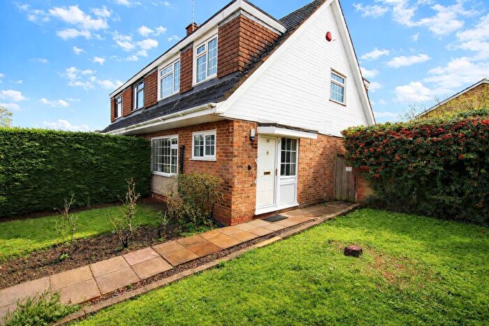 3 Bedroom Semi Detached House For Sale In Chandos Road, Borehamwood, WD6