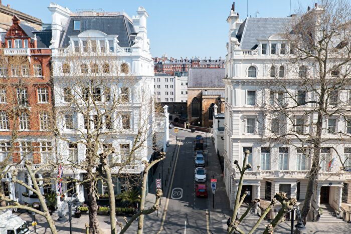 1 Bedroom Flat To Rent In Queen's Gate, South Kensington, London, SW7