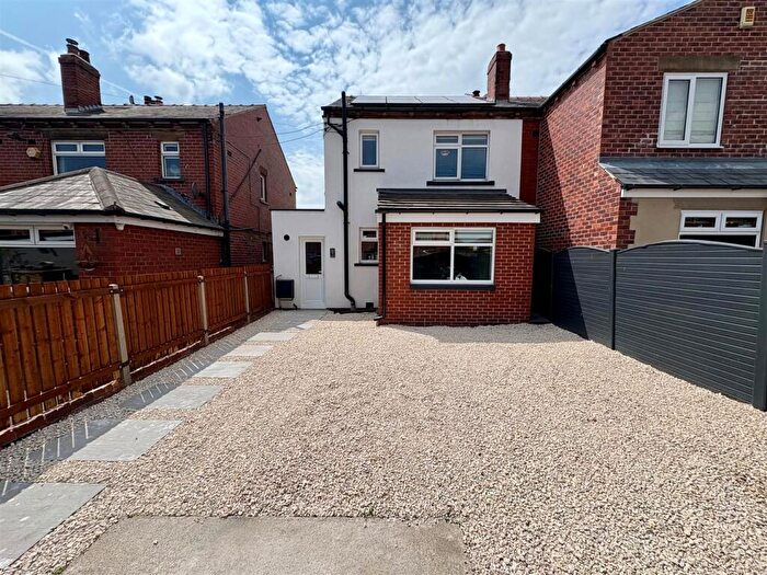 3 Bedroom Semi-Detached House For Sale In Westroyd Avenue, Hunsworth, Cleckheaton, BD19