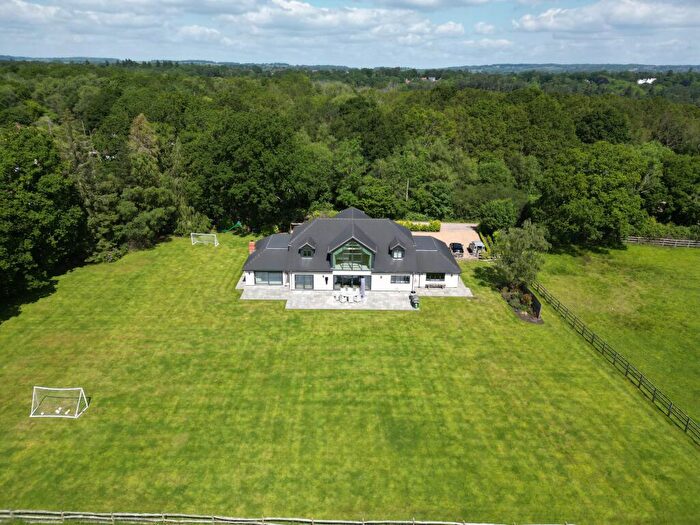 6 Bedroom Detached House For Sale In Hillside Road, Frensham, Farnham, GU10