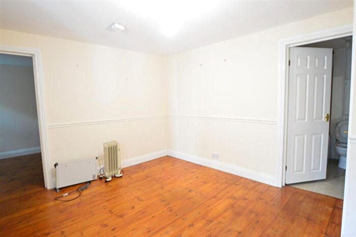 1 Bedroom Flat To Rent In Upton Park, Slough, SL1