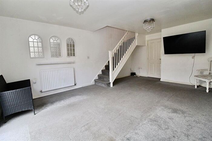 2 Bedroom End Of Terrace House For Sale In Kendrick Avenue, Shard End, Birmingham, B34